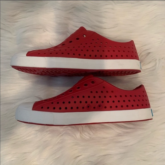 Native red Jefferson slip on shoes - Picture 3 of 7